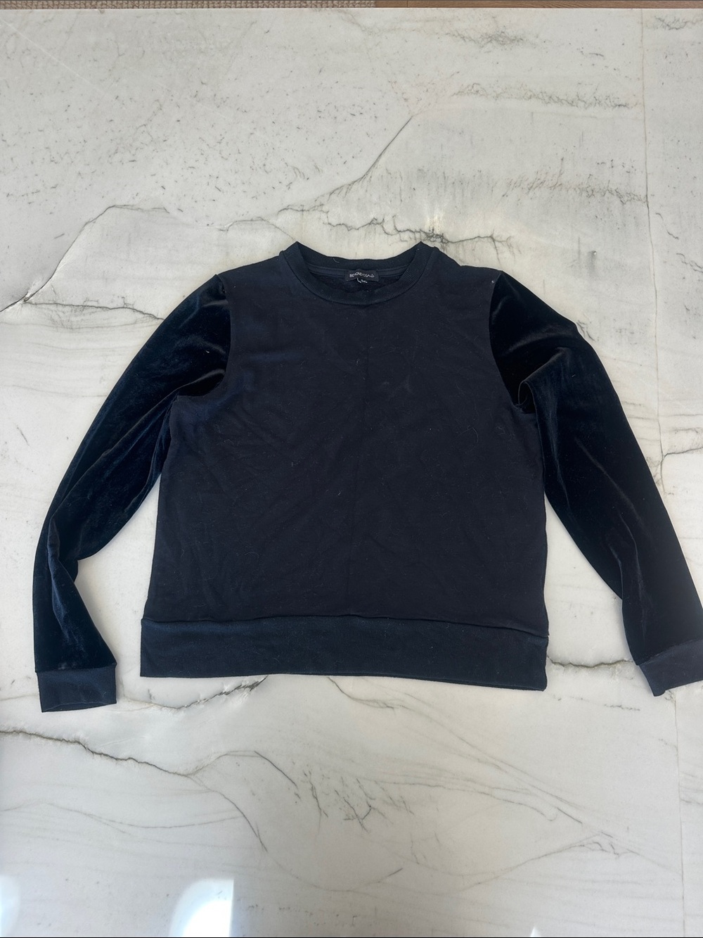 Beyond Yoga Black Crewneck Sweater with Velvet Sleeves